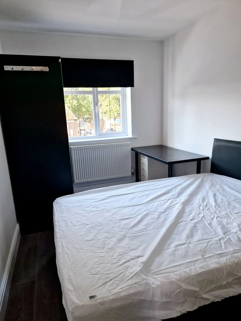 3 Bedroom - Flat 7,  Bawas place - Alfreton Road - Thumbnail 9